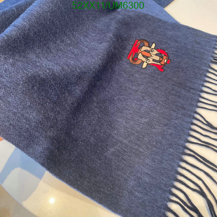 Scarf-Burberry Code: UM6300 $: 52USD