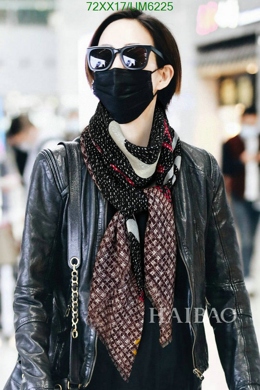 Scarf-Chanel Code: UM6225 $: 72USD