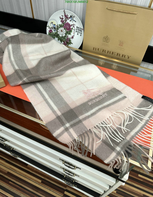 Scarf-Burberry Code: UM8812 $: 79USD