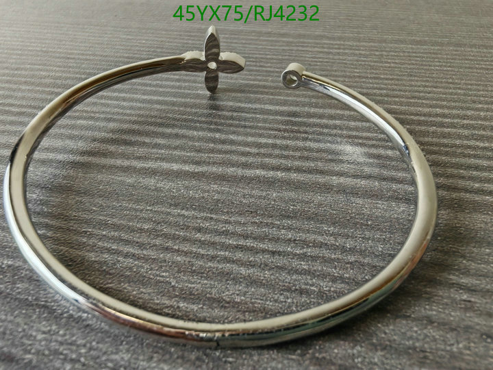 Jewelry-LV Code: RJ4232 $: 45USD