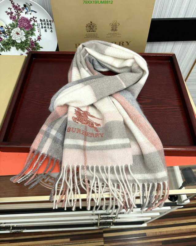 Scarf-Burberry Code: UM8812 $: 79USD