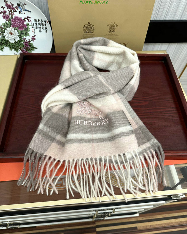 Scarf-Burberry Code: UM8812 $: 79USD