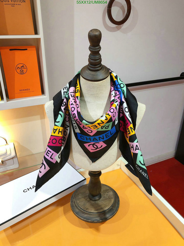 Scarf-Chanel Code: UM8654 $: 55USD