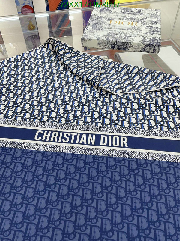 Scarf-Dior Code: UM8697 $: 72USD