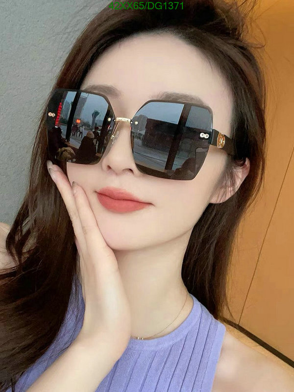 Glasses-Gucci Code: DG1371 $: 42USD