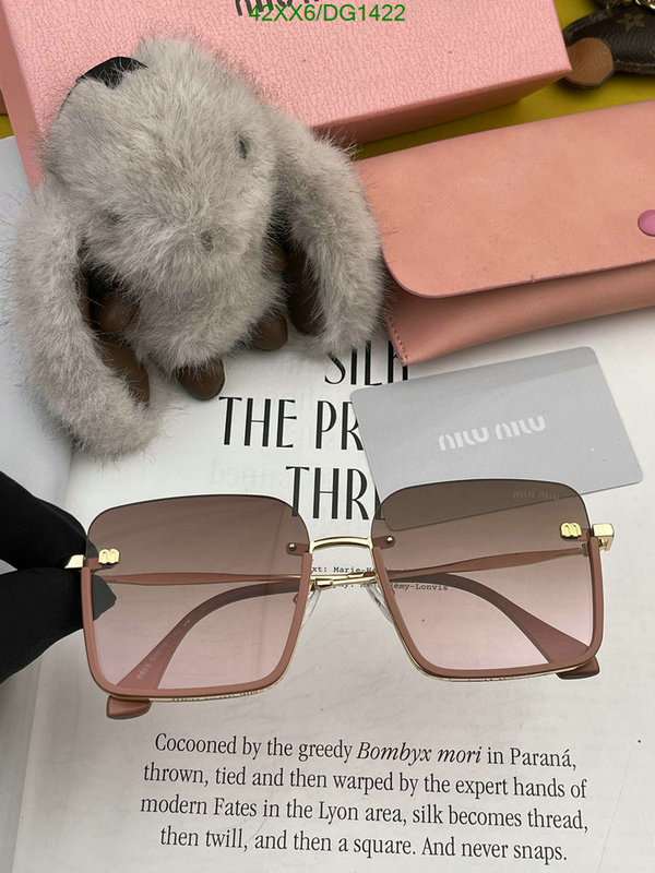 Glasses-MiuMiu Code: DG1422 $: 42USD