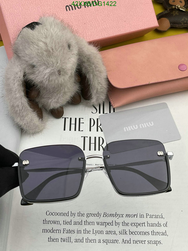 Glasses-MiuMiu Code: DG1422 $: 42USD