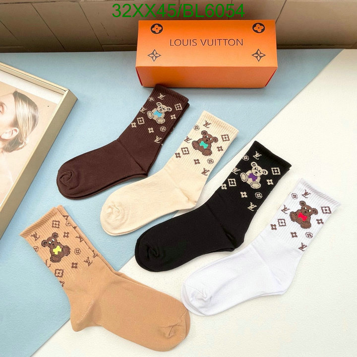 Sock-Chanel Code: BL6054 $: 32USD