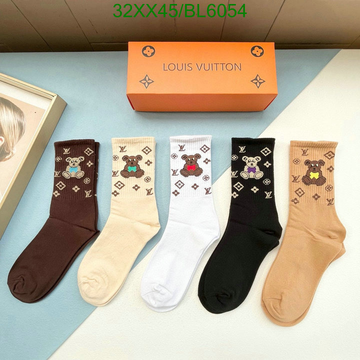 Sock-Chanel Code: BL6054 $: 32USD