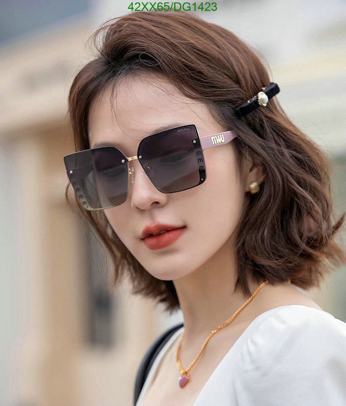 Glasses-MiuMiu Code: DG1423 $: 42USD