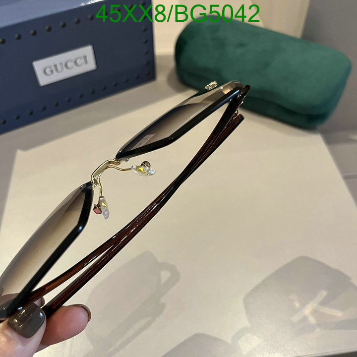 Glasses-Gucci Code: BG5042 $: 45USD