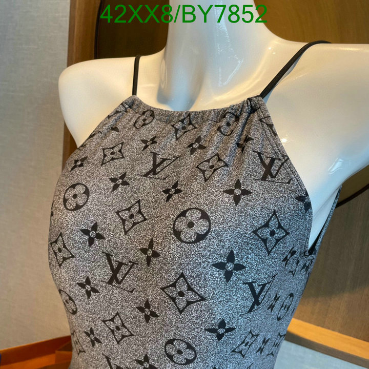 Swimsuit-LV Code: BY7852 $: 42USD