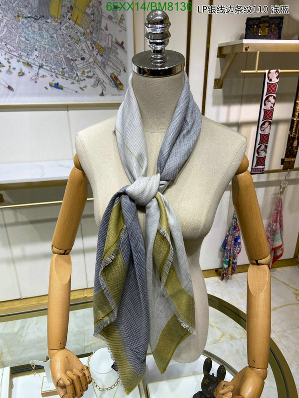 Scarf-Loro Piana Code: BM8136 $: 65USD