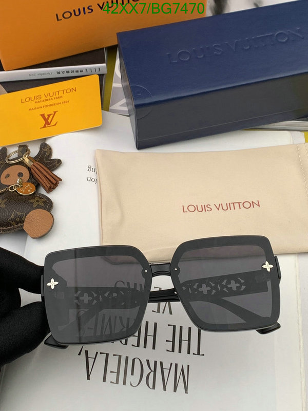 Glasses-LV Code: BG7470 $: 42USD