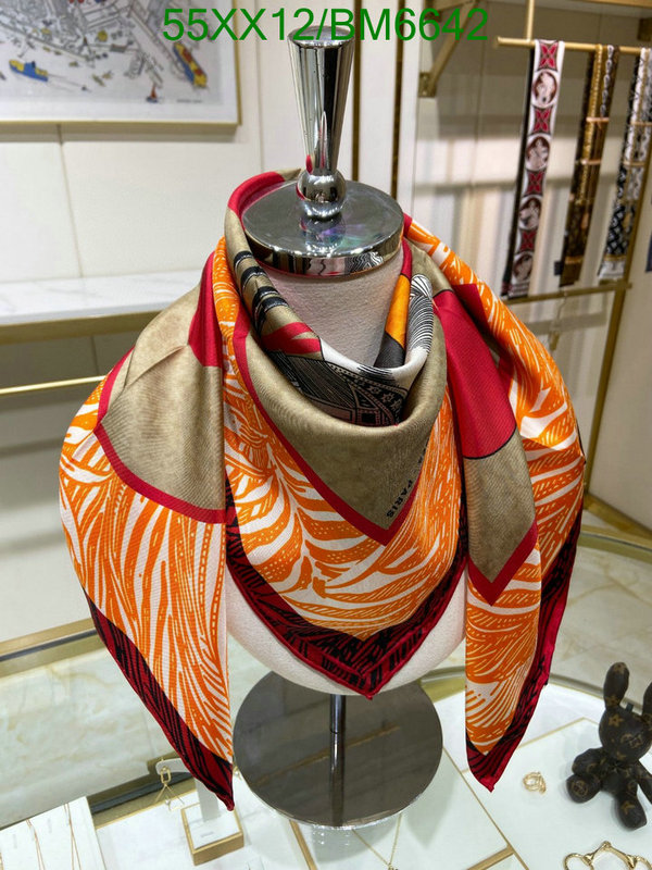 Scarf-Hermes Code: BM6642 $: 55USD