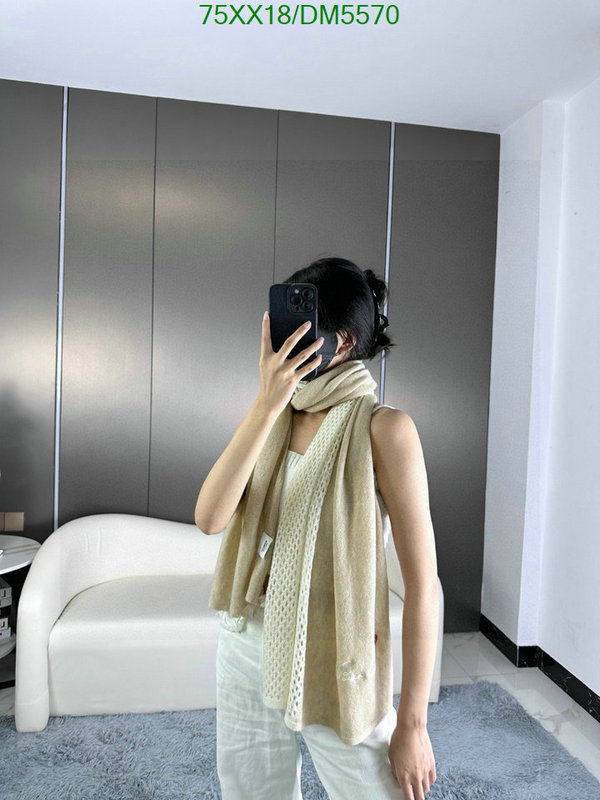 Scarf-Burberry Code: DM5570 $: 75USD