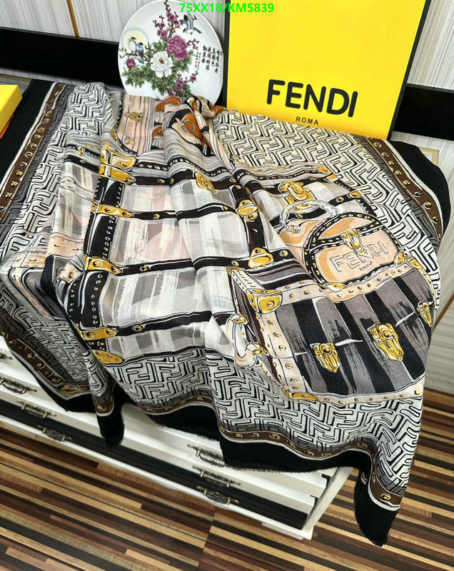 Scarf-Fendi Code: KM5839 $: 75USD