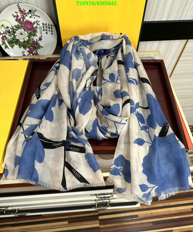 Scarf-Fendi Code: KM5842 $: 75USD