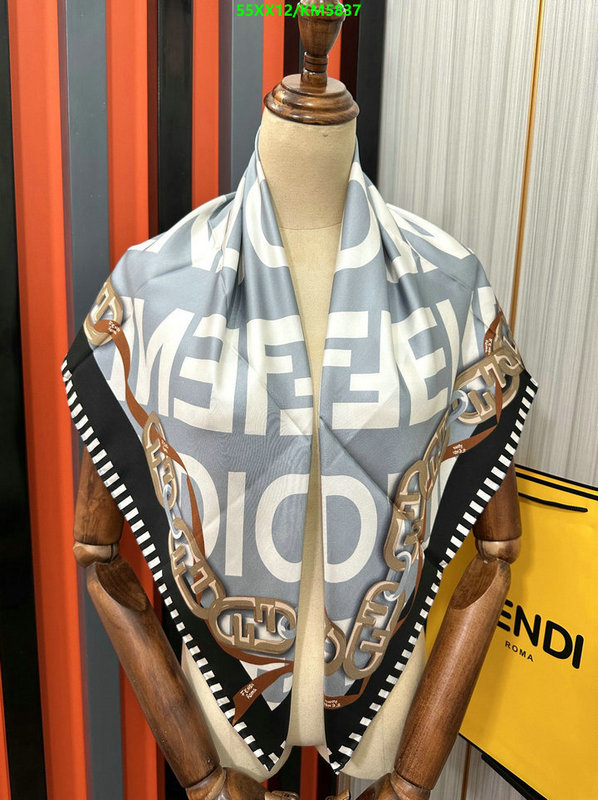 Scarf-Fendi Code: KM5837 $: 55USD