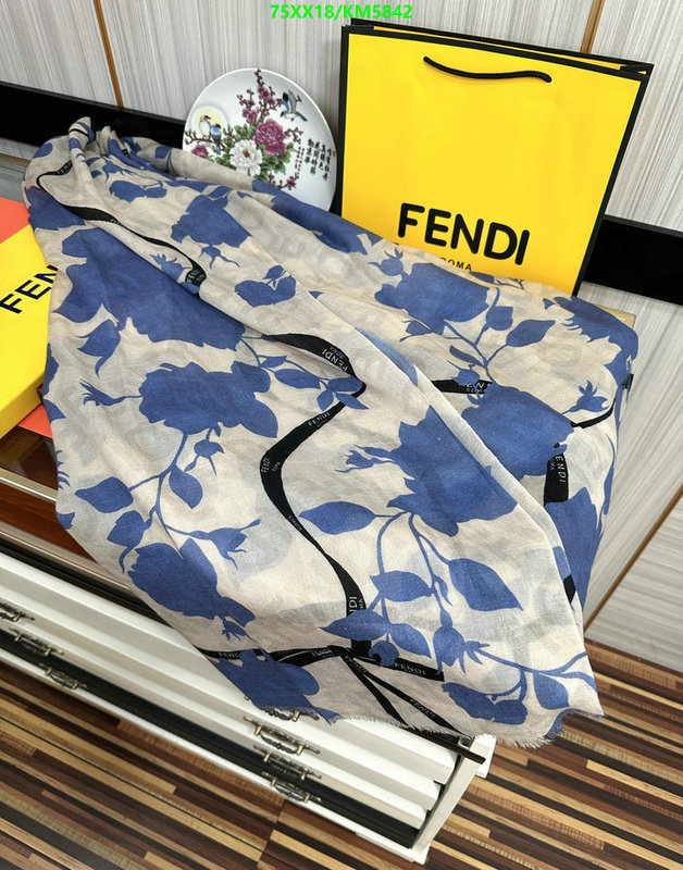 Scarf-Fendi Code: KM5842 $: 75USD