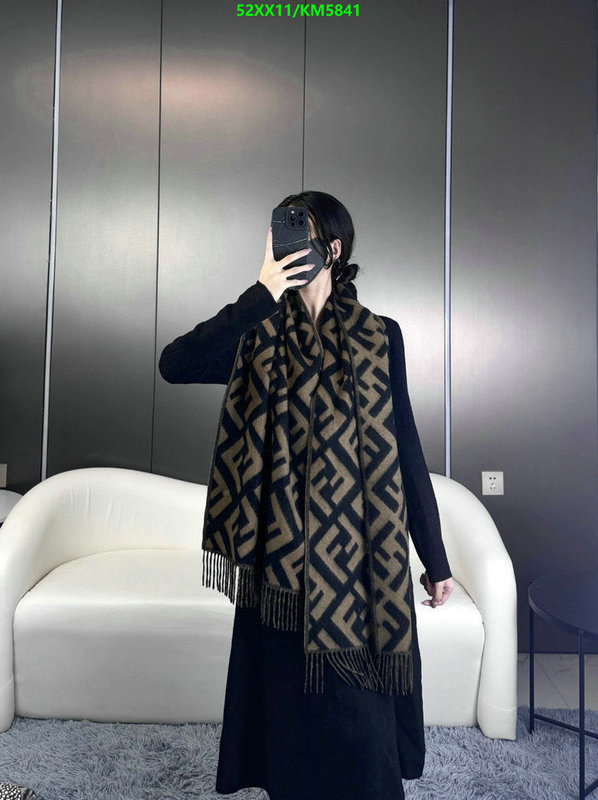 Scarf-Fendi Code: KM5841 $: 52USD