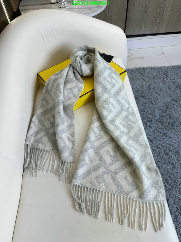 Scarf-Fendi Code: KM5841 $: 52USD