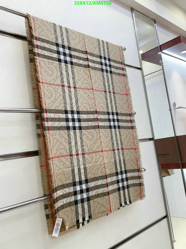 Scarf-Burberry Code: KM5750 $: 55USD