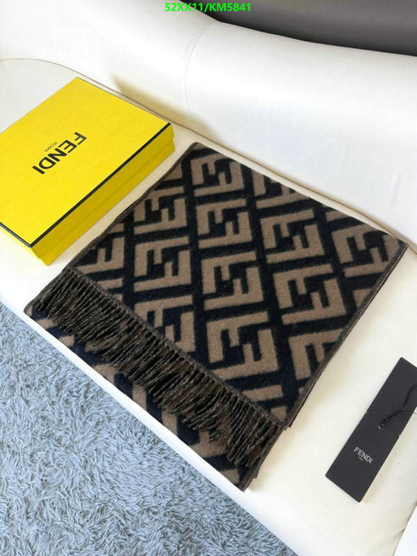 Scarf-Fendi Code: KM5841 $: 52USD