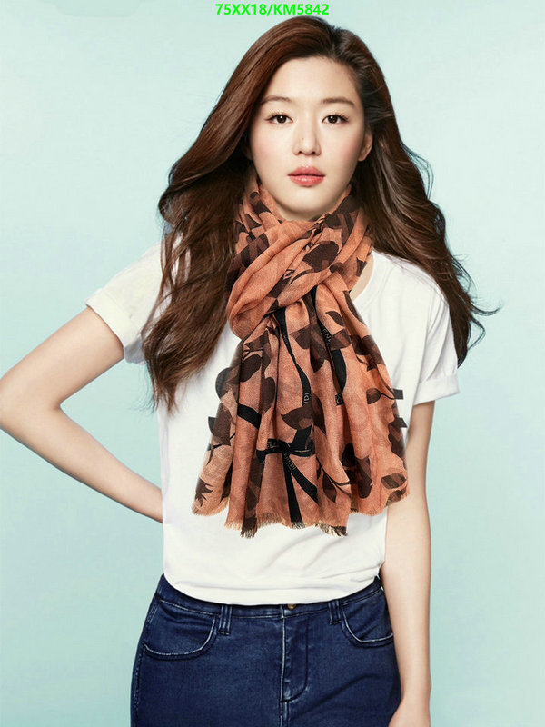 Scarf-Fendi Code: KM5842 $: 75USD