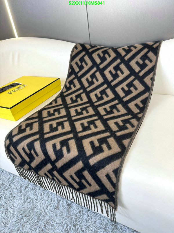 Scarf-Fendi Code: KM5841 $: 52USD