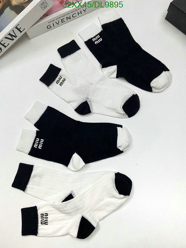 Sock-Miu Miu Code: DL9895 $: 32USD