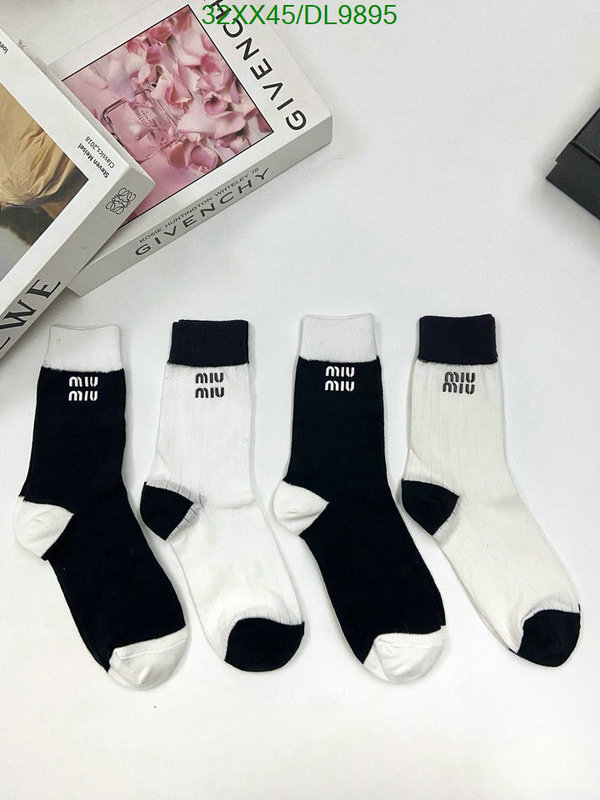 Sock-Miu Miu Code: DL9895 $: 32USD