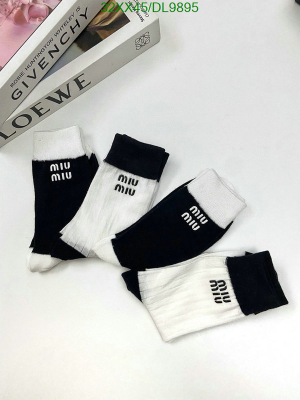 Sock-Miu Miu Code: DL9895 $: 32USD