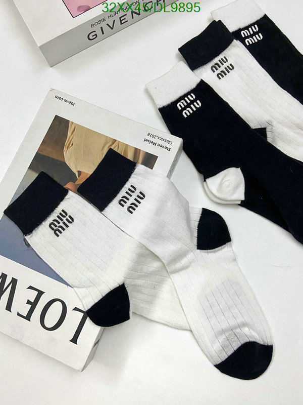 Sock-Miu Miu Code: DL9895 $: 32USD