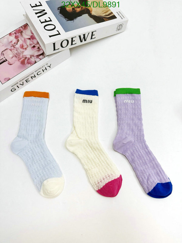 Sock-Miu Miu Code: DL9891 $: 32USD