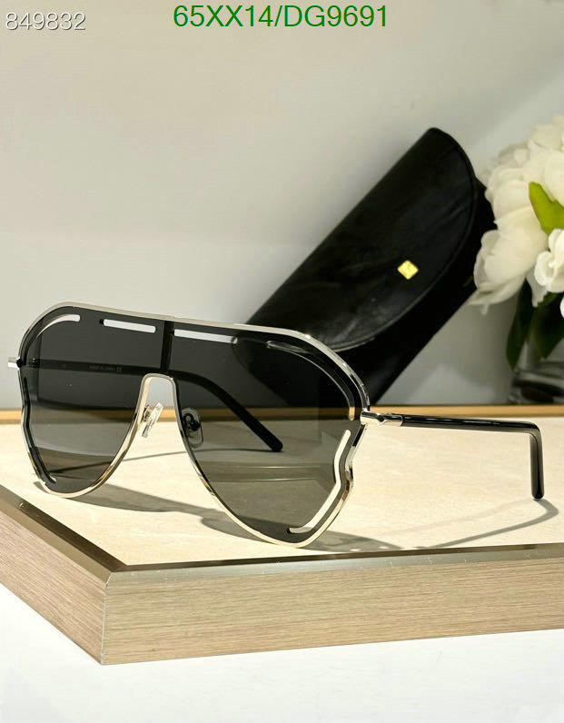 Glasses-Linda Farrow Code: DG9691 $: 65USD