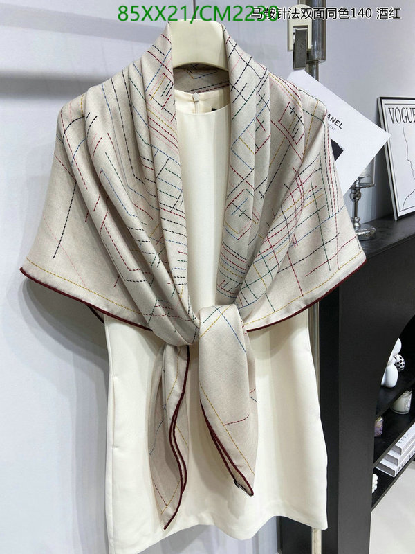 Scarf-Hermes Code: CM2230 $: 85USD