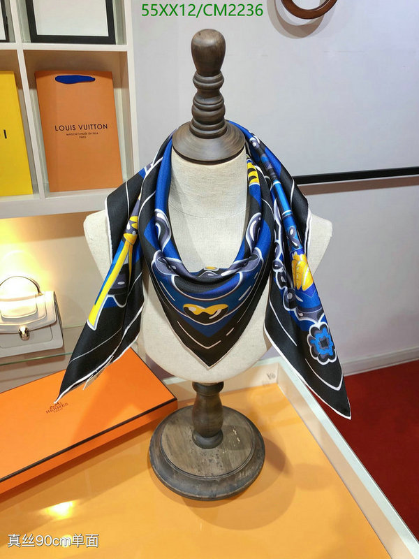 Scarf-Hermes Code: CM2236 $: 55USD