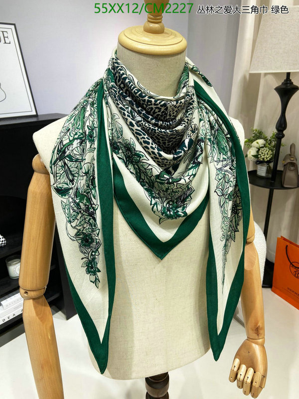 Scarf-Hermes Code: CM2227 $: 55USD