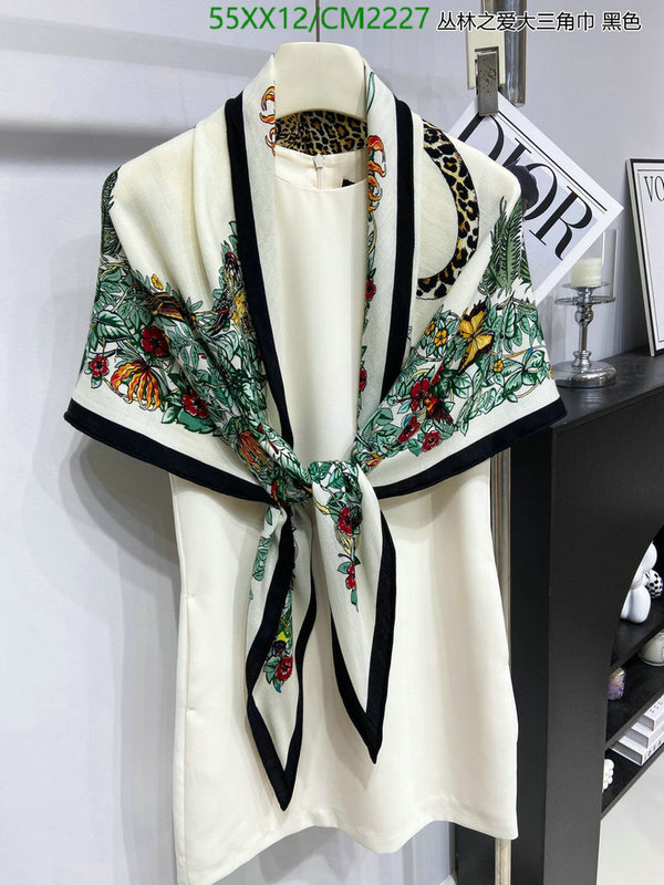 Scarf-Hermes Code: CM2227 $: 55USD