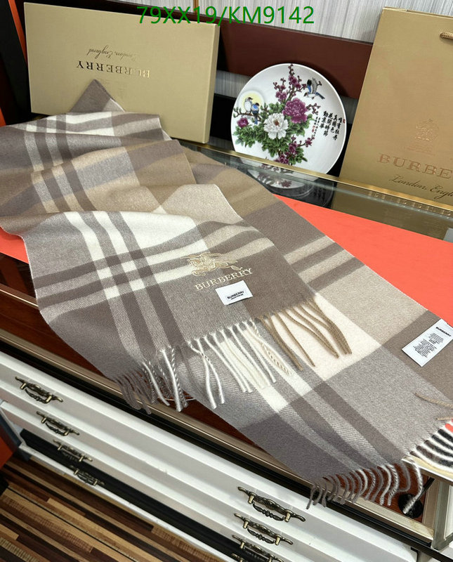 Scarf-Burberry Code: KM9142 $: 79USD