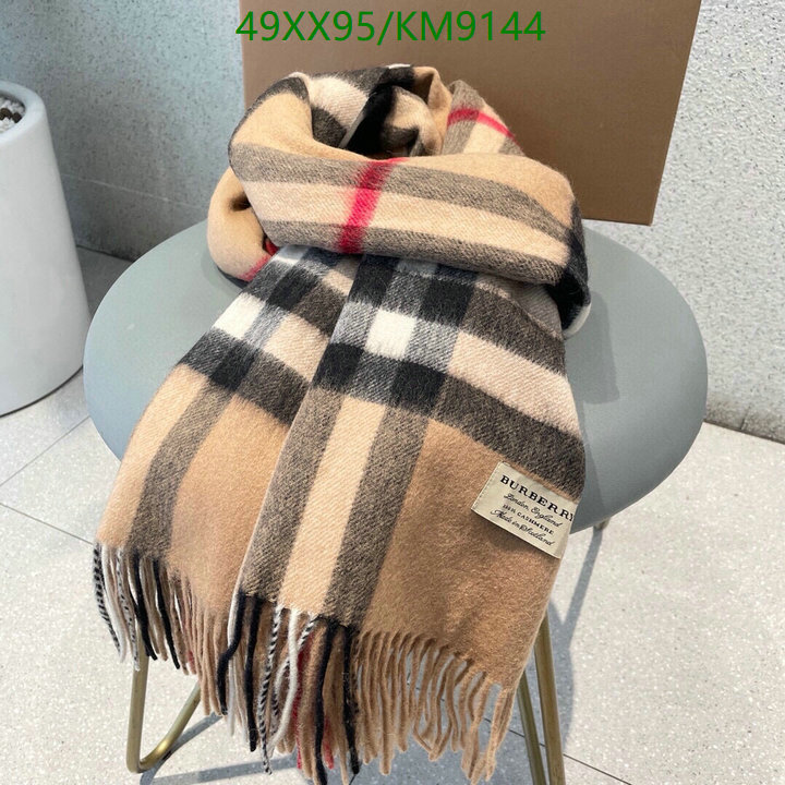 Scarf-Burberry Code: KM9144 $: 49USD