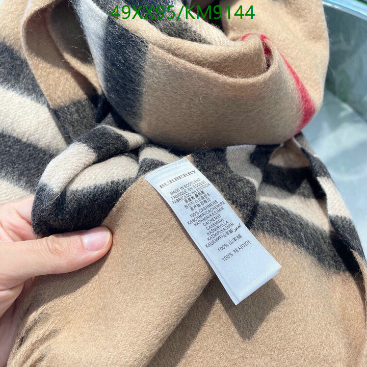 Scarf-Burberry Code: KM9144 $: 49USD