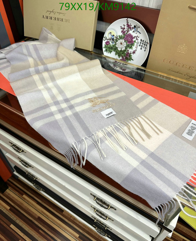 Scarf-Burberry Code: KM9142 $: 79USD