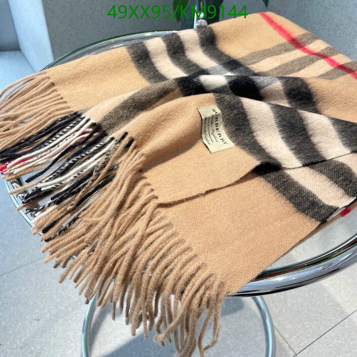 Scarf-Burberry Code: KM9144 $: 49USD