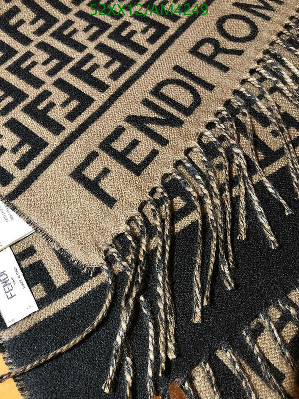 Scarf-Fendi Code: AM4249 $: 52USD