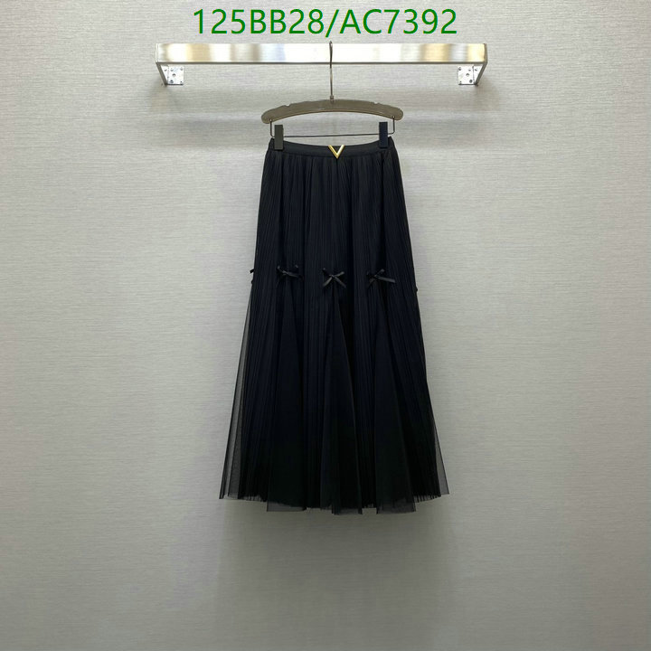 Clothing-Valentino Code: AC7392 $: 125USD