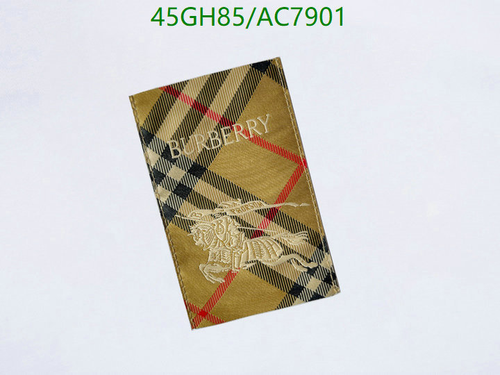 Clothing-Burberry Code: AC7901 $: 45USD