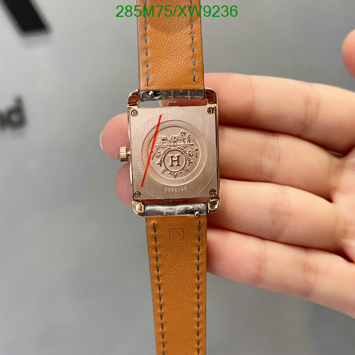 $: 285USD