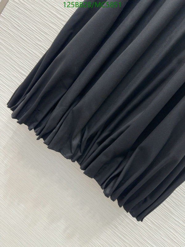 Clothing-Prada Code: MC5851 $: 125USD